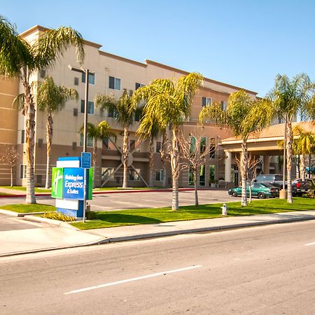 Holiday Inn Express & Suites Bakersfield Central By Ihg Eksteriør billede