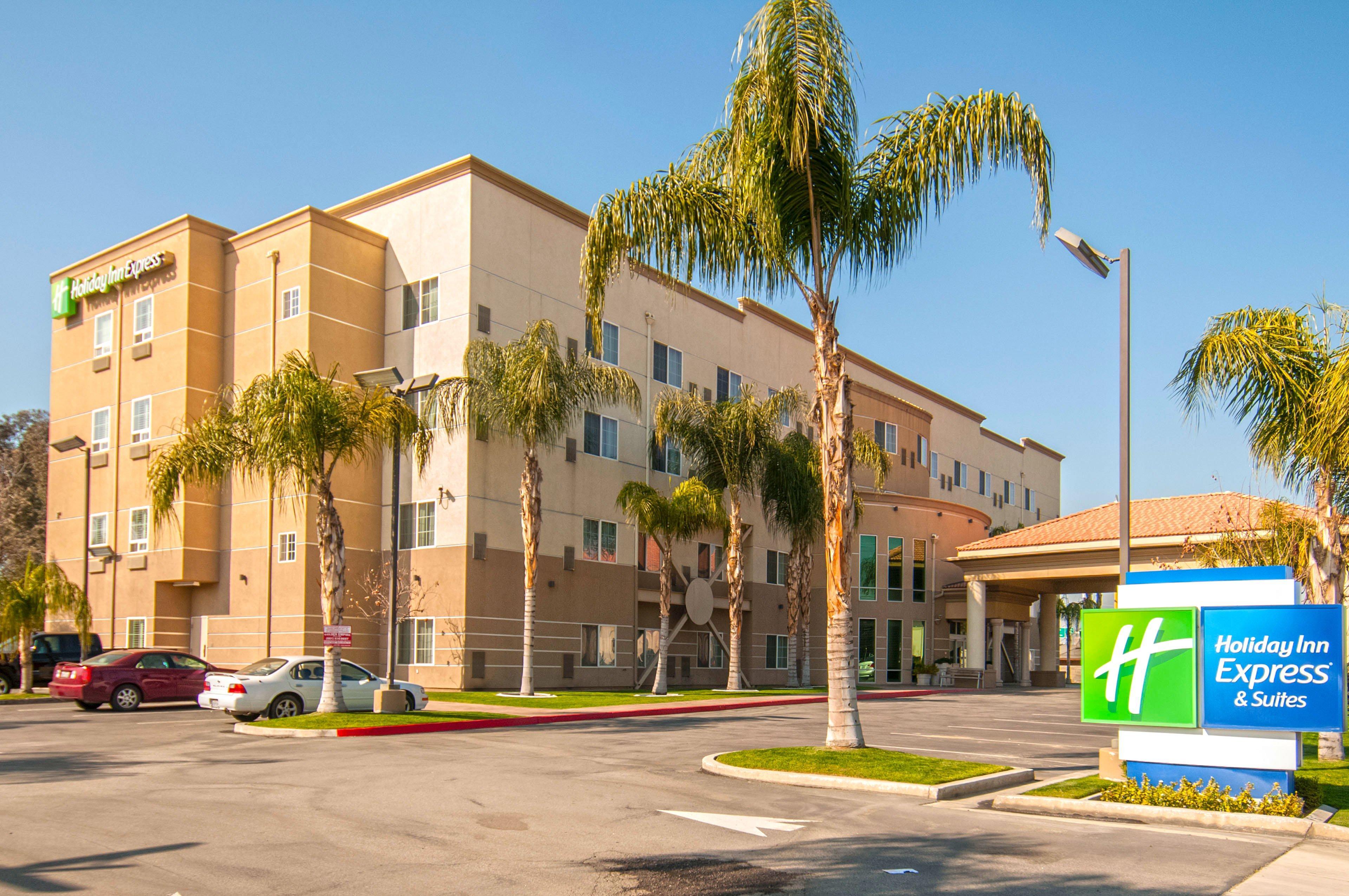 Holiday Inn Express & Suites Bakersfield Central By Ihg Eksteriør billede