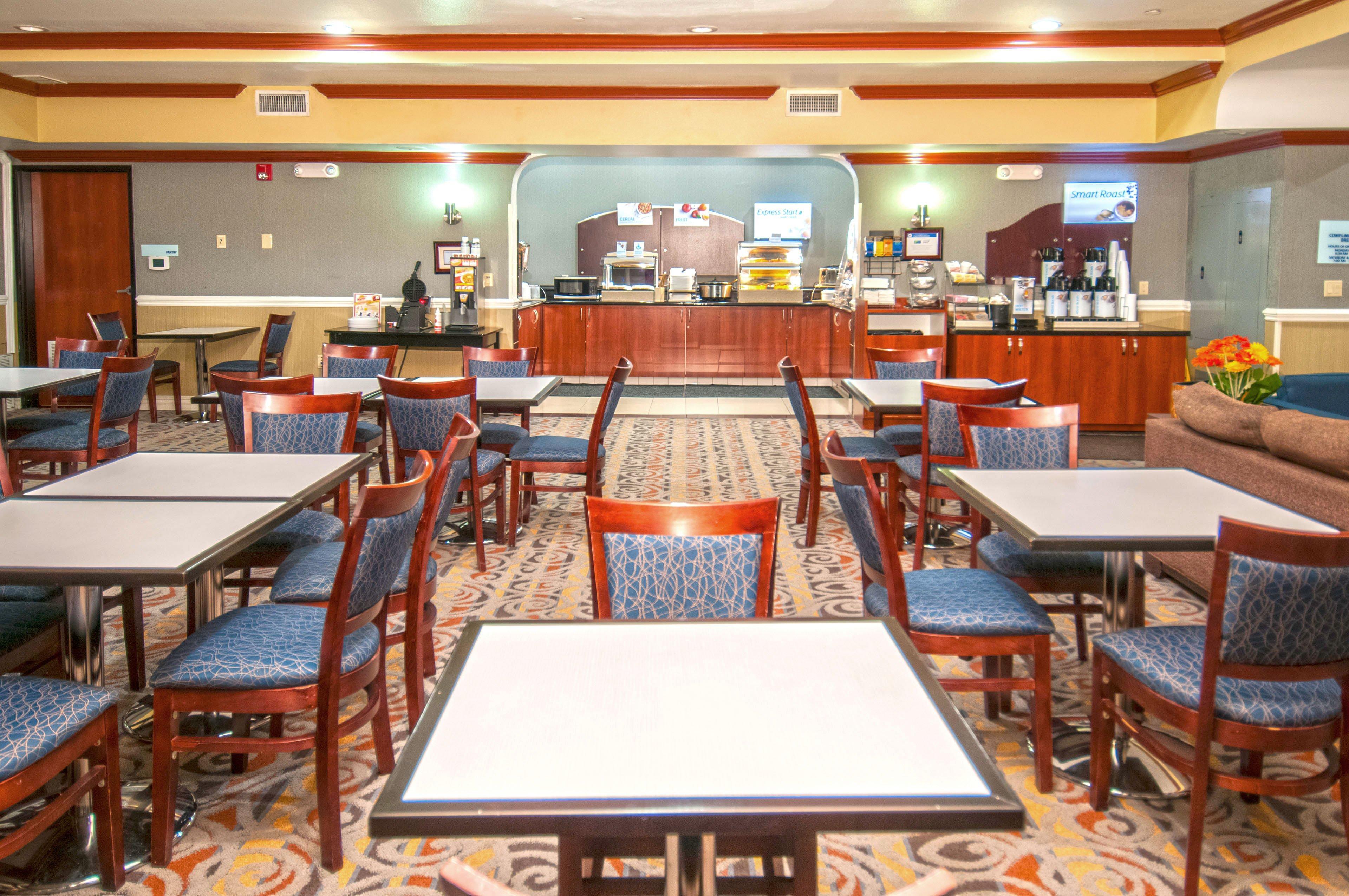 Holiday Inn Express & Suites Bakersfield Central By Ihg Eksteriør billede