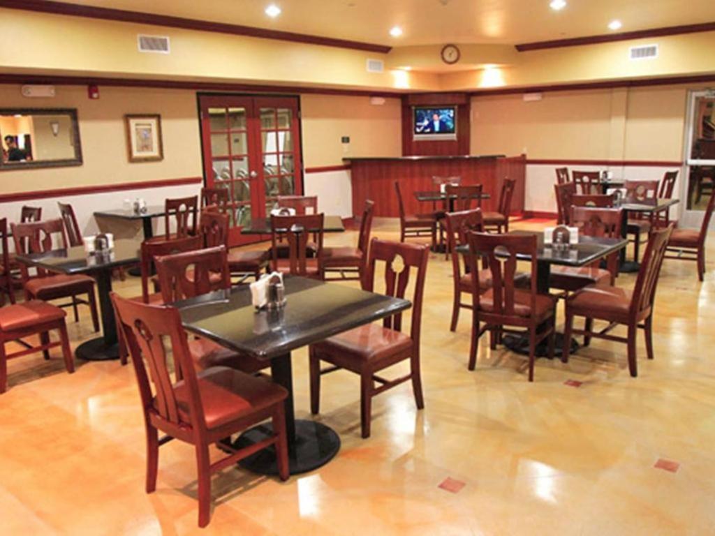 Holiday Inn Express & Suites Bakersfield Central By Ihg Eksteriør billede