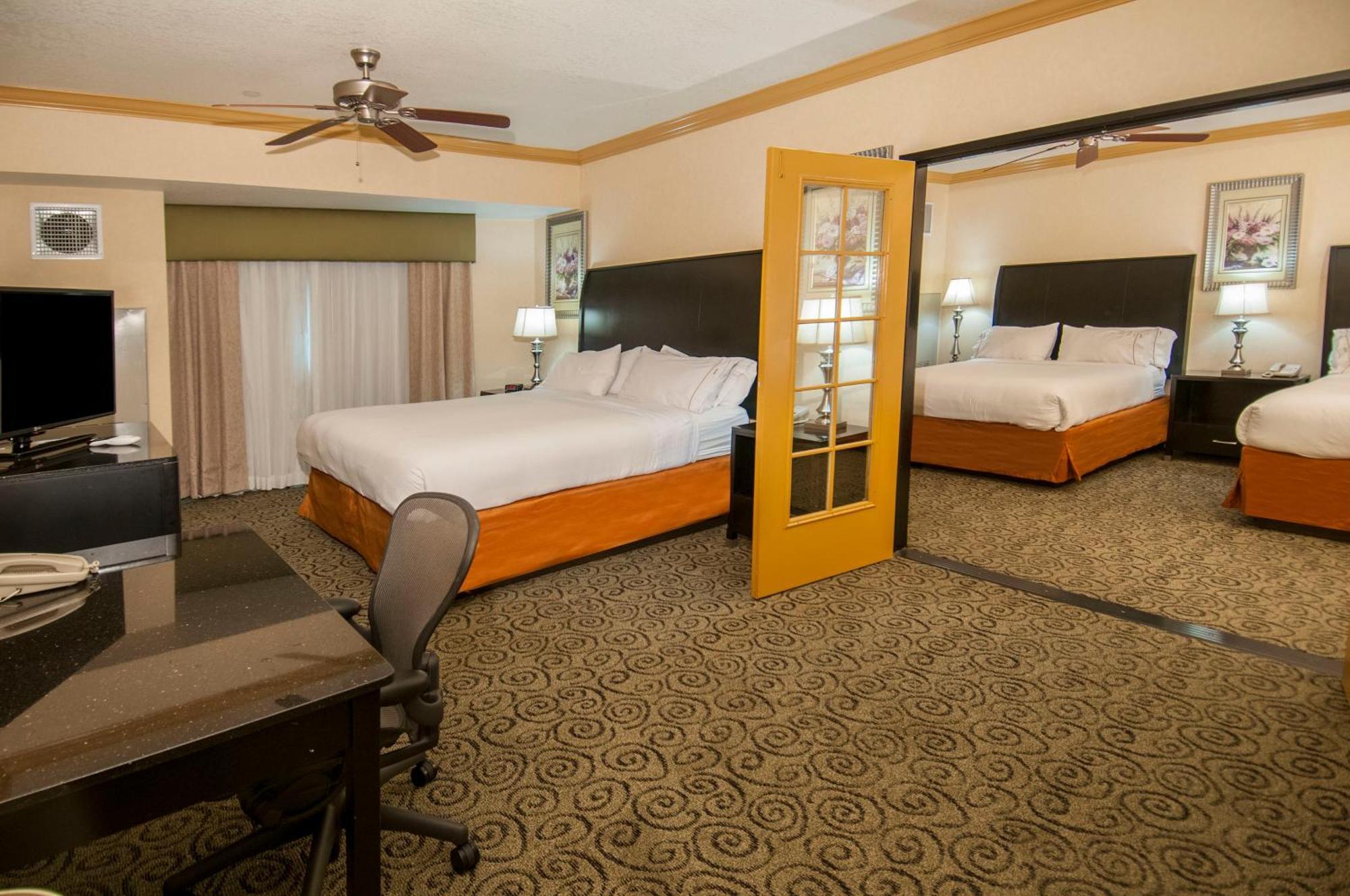 Holiday Inn Express & Suites Bakersfield Central By Ihg Eksteriør billede