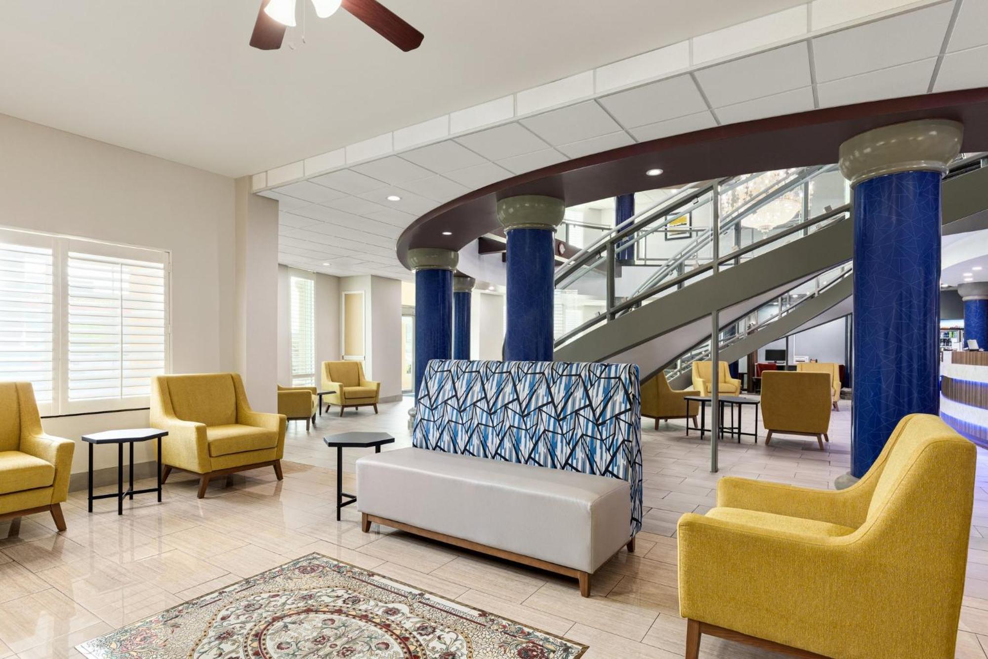 Holiday Inn Express & Suites Bakersfield Central By Ihg Eksteriør billede