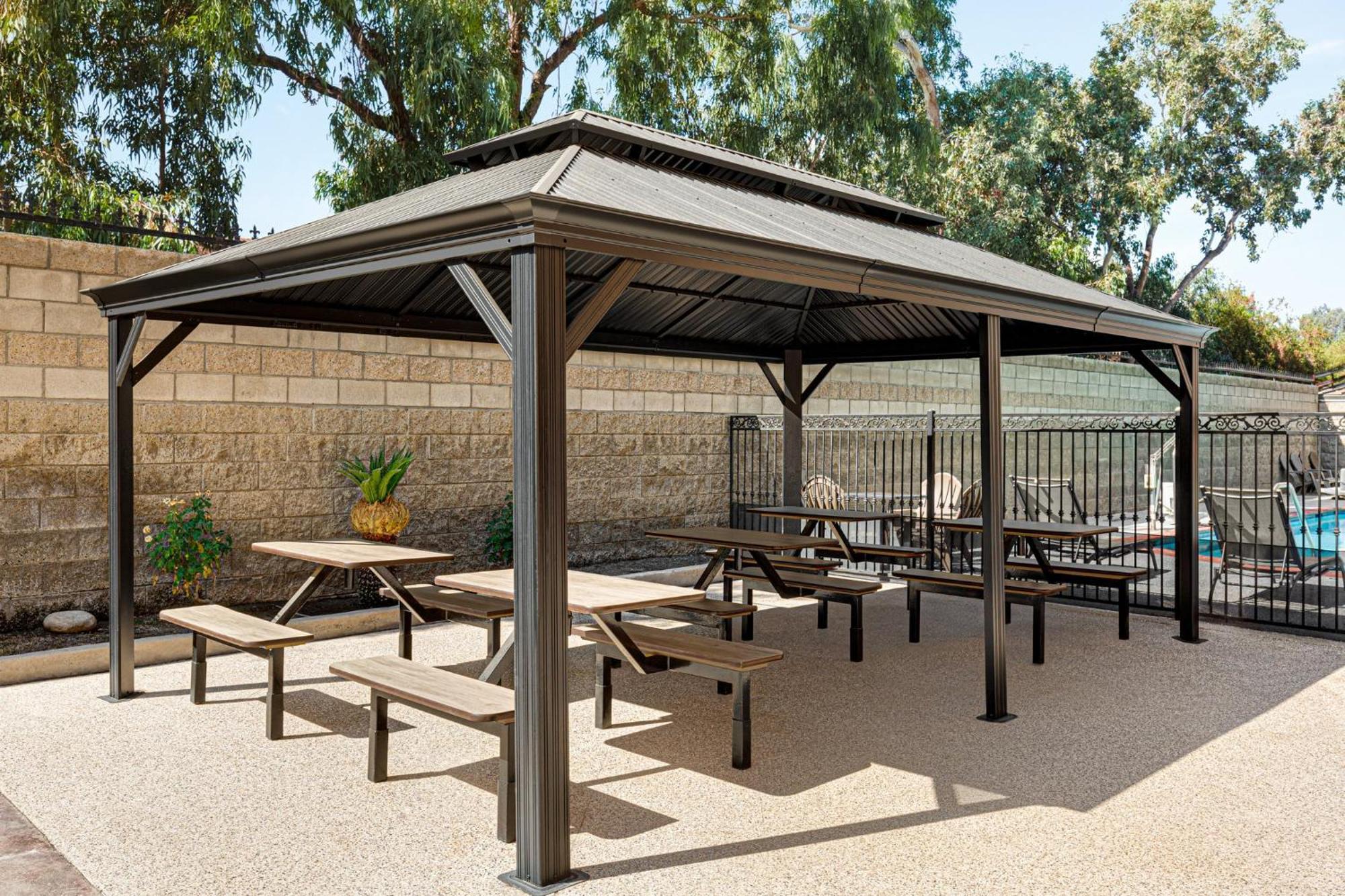 Holiday Inn Express & Suites Bakersfield Central By Ihg Eksteriør billede