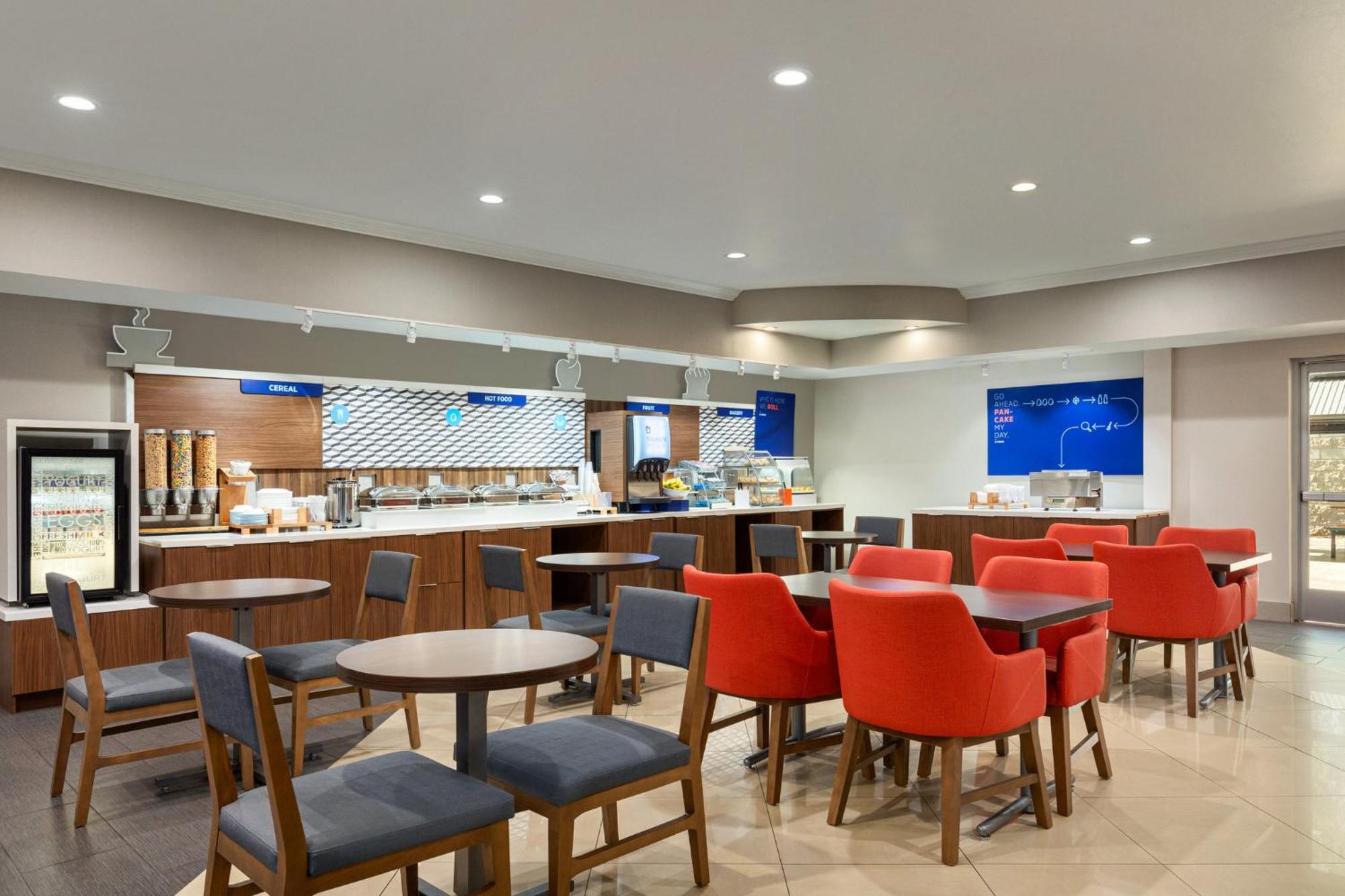 Holiday Inn Express & Suites Bakersfield Central By Ihg Eksteriør billede