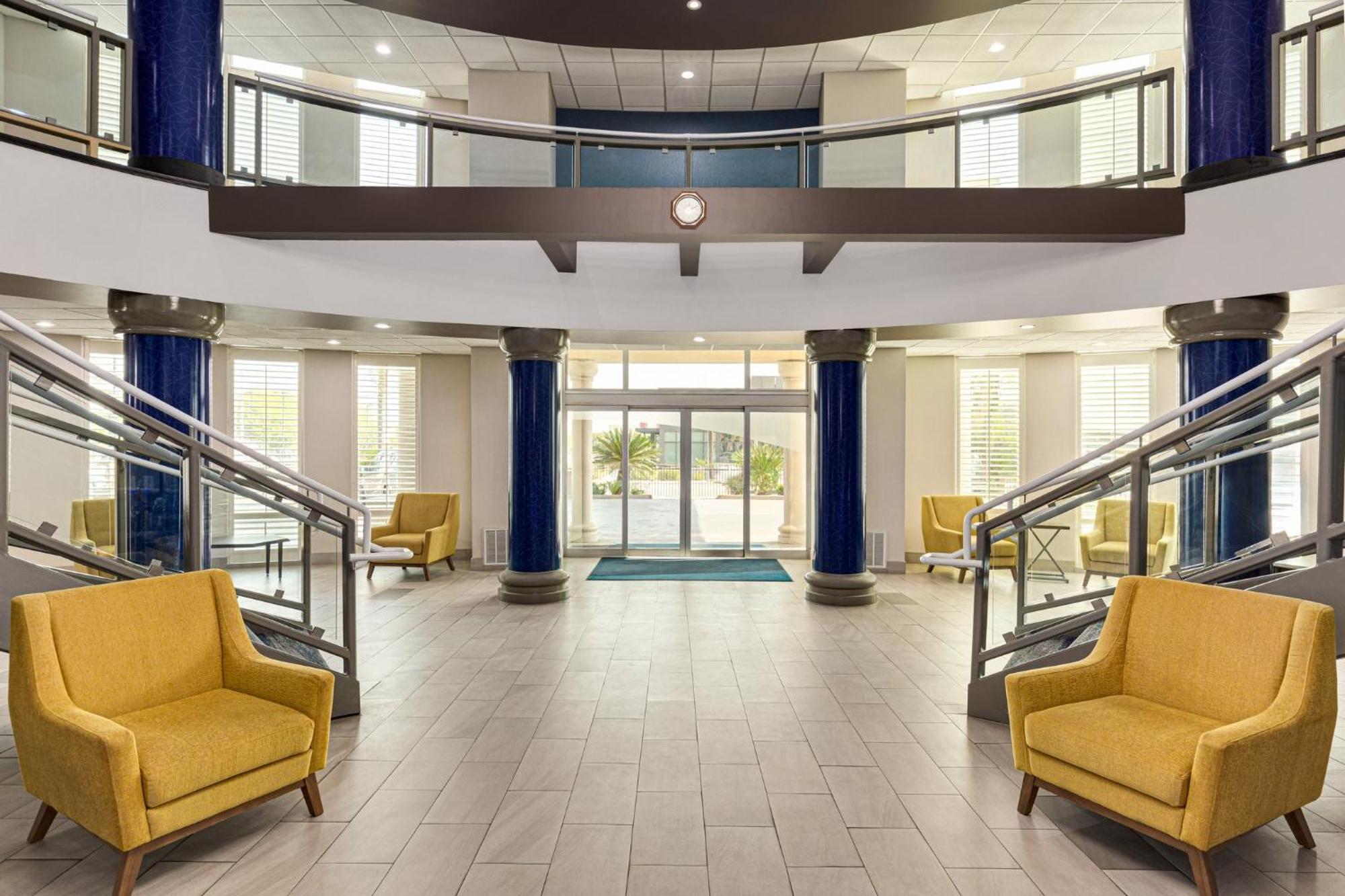 Holiday Inn Express & Suites Bakersfield Central By Ihg Eksteriør billede