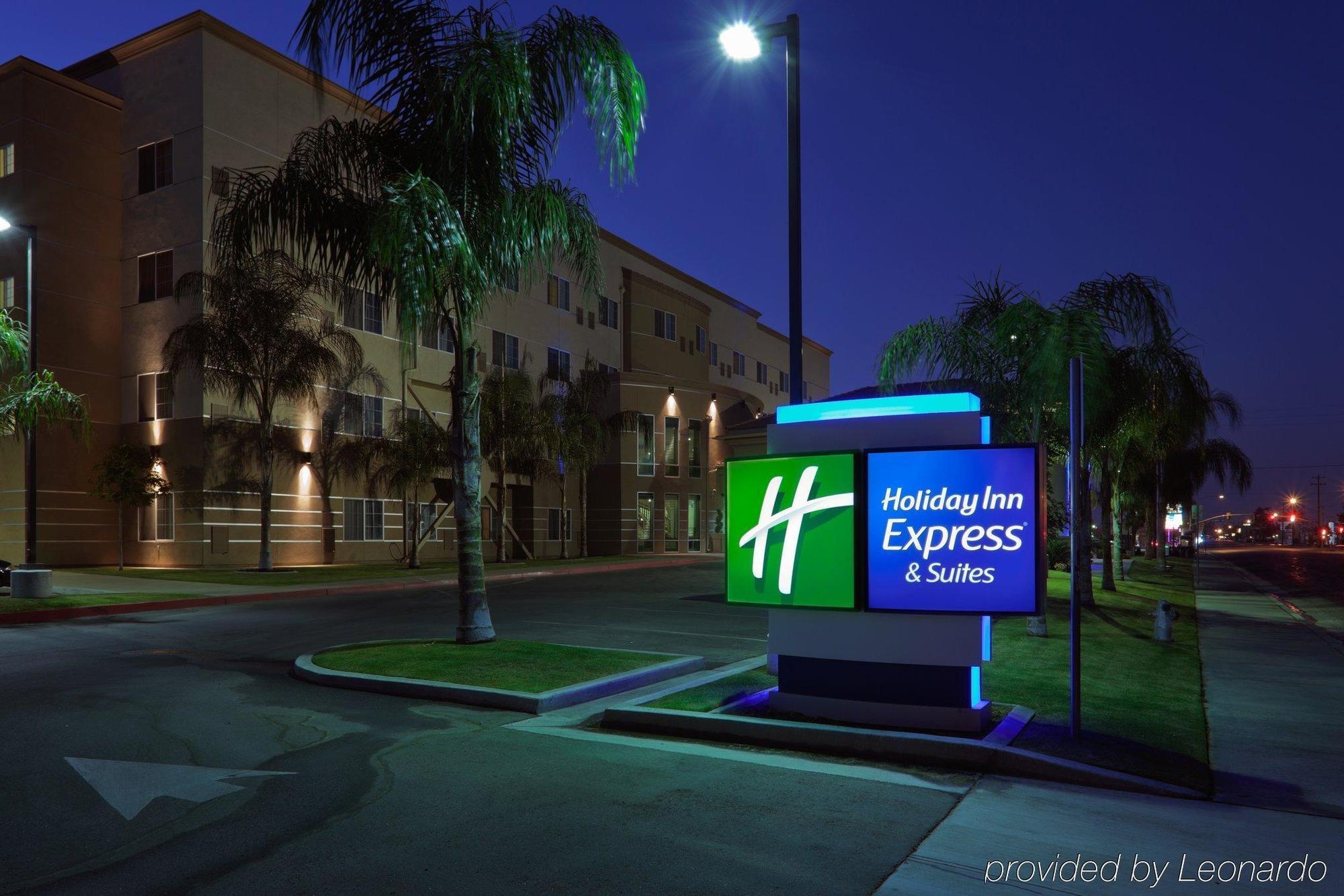 Holiday Inn Express & Suites Bakersfield Central By Ihg Eksteriør billede