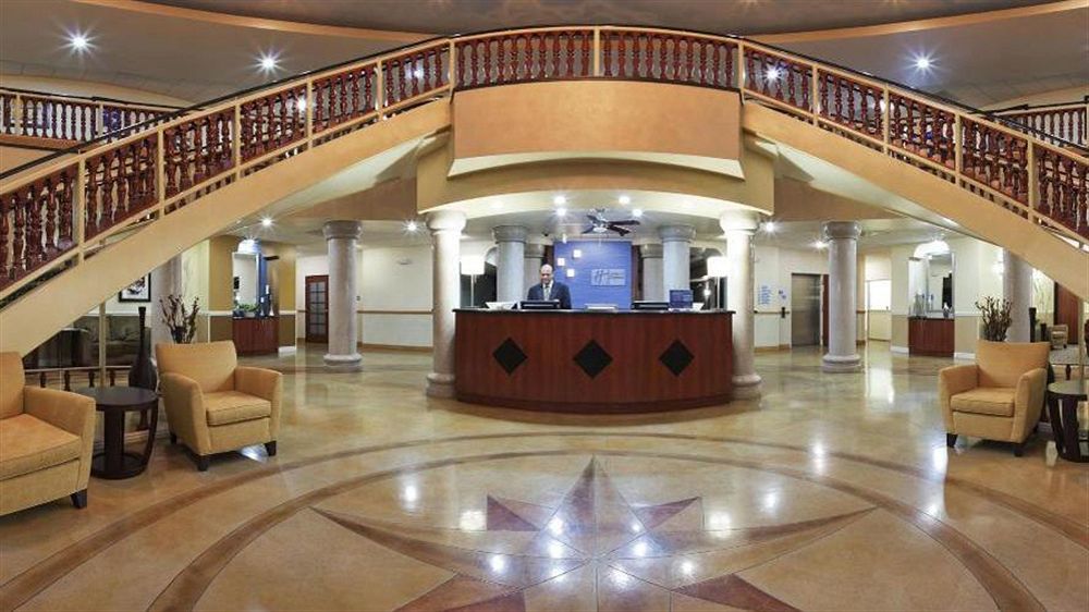 Holiday Inn Express & Suites Bakersfield Central By Ihg Eksteriør billede